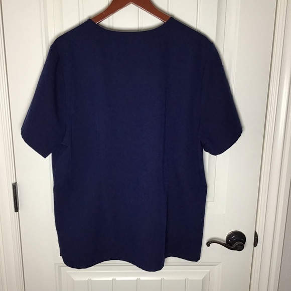 Figs Catarina One Pocket Scrub Top in Navy Size XXL. - Picture 6 of 8